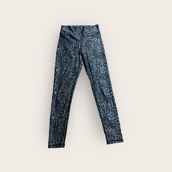 Zyia Brilliant Leopard Scrunch Butt Leggings - Picture 2 of 5